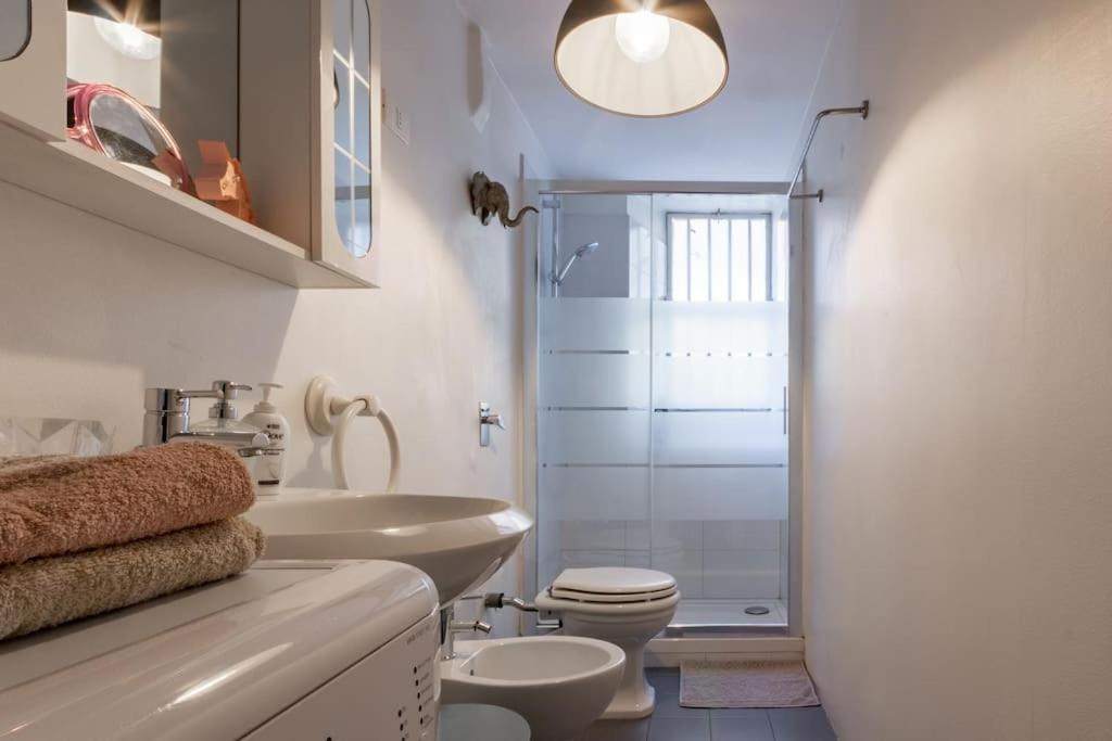 Bohemian Art Apartment. One Bedroom One Sofa Appartamento *