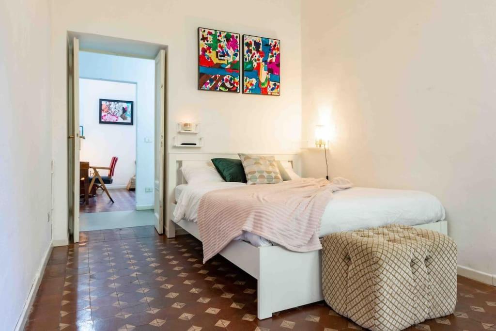 Bohemian Art Apartment. One Bedroom One Sofa Appartamento